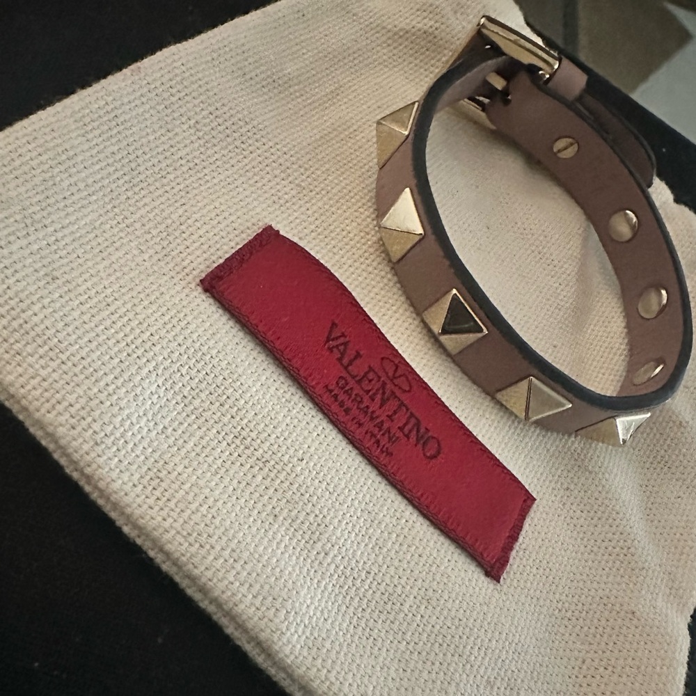 Valentino Poudre Beige Rock-stud Leather Bracelet